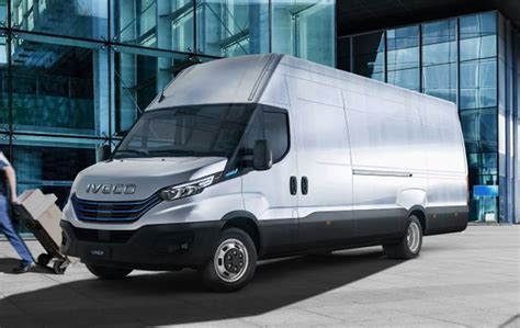 IVECO eDAILY furgon városi környezetben