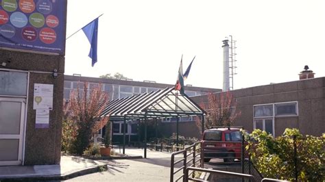 A Szivárvány Baptista Iskola épületének külső képe Pesterzsébeten
