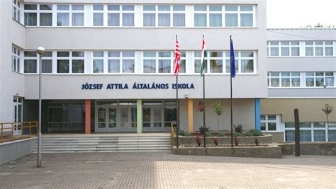 Iskola épülete a 60-as években