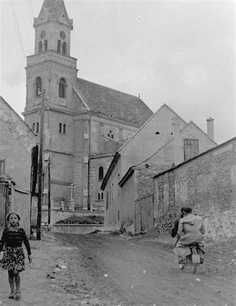 Soproni utcakép az 1950-es évekből