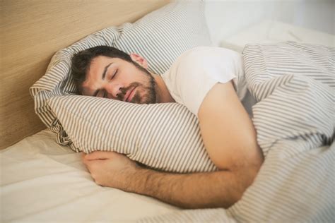 Az alkohol és az alvás kapcsolatának ábrázolása