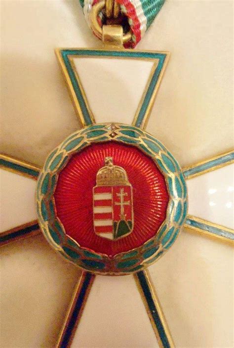 A Magyar Érdemrend Lovagkeresztje