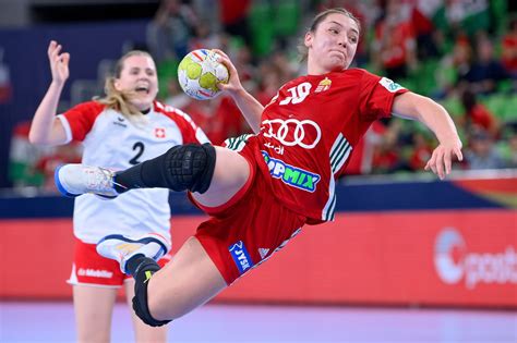 Májer Krisztina kézilabda meccsen