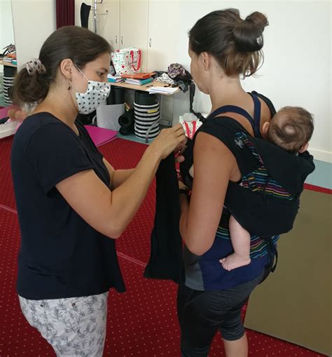 Helyes babahordozási pozíció