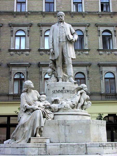 Semmelweis szobra Budapesten
