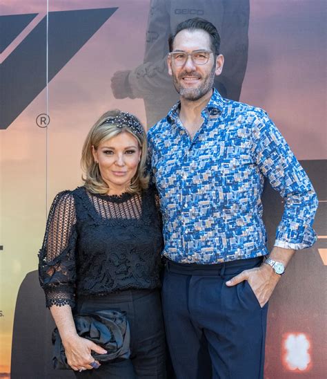 Liptai Claudia férjével és kisfiával