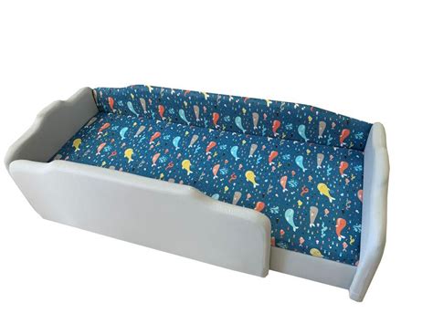 Leesésgátlós gyerekágy, kisfiúk és kislányok