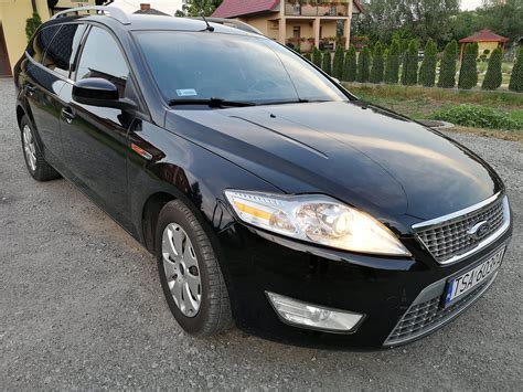 Ford Mondeo hátsó üléssor gyermekülésekkel