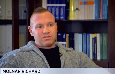 M. Richárd a bíróságon a tárgyalás során