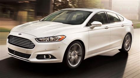 Ford Fusion hátsó ülése három gyereküléssel