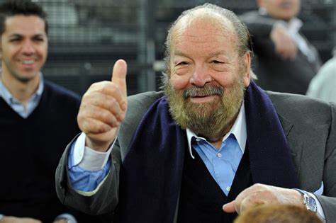 Anyuka masszírozza a babáját