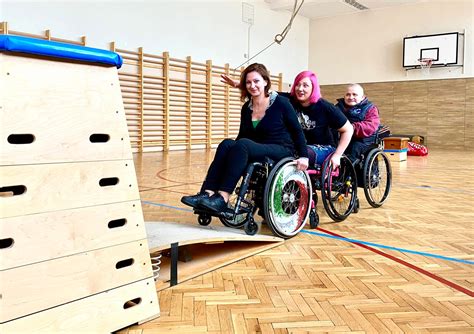 Mozgássérült kismama babával