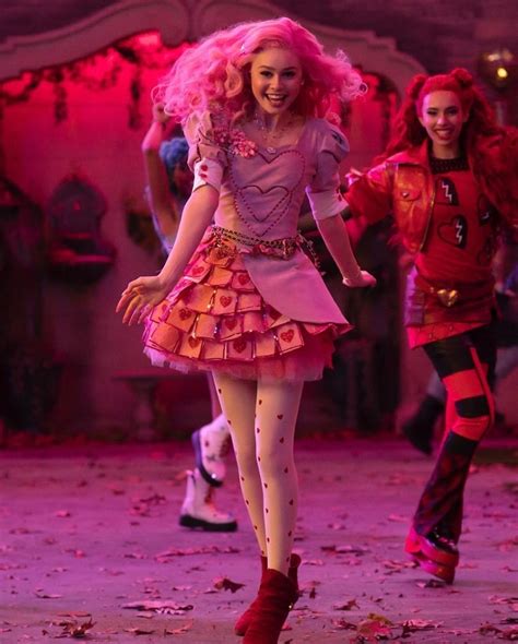 Ruby Rose Turner mint Bridget, a fiatal Szívek Királynője