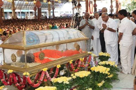 Sathya Sai Baba sírja (mahasamadhi) Puttaparthiban