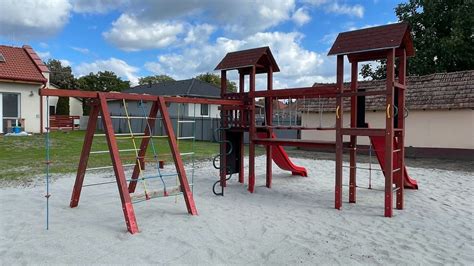 Játszótér a bölcsőde udvarán