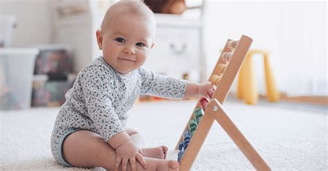 A baba fejlődésének mérföldkövei 6 hónapos korban