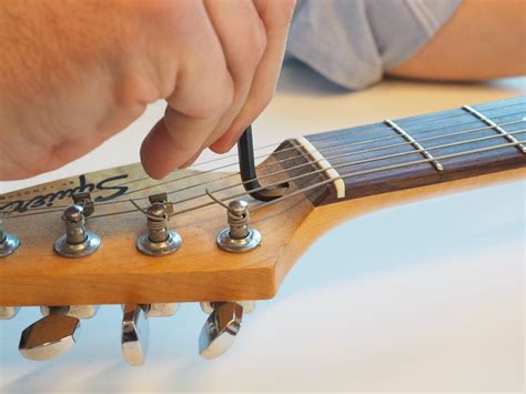 Gitár húrlábnyereg beállítása