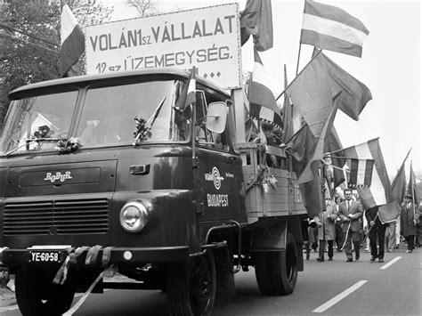 klasszikus szocialista teherautók és KGST modellek az utakon