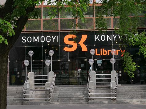 A Somogyi Károly Városi és Megyei Könyvtár logója