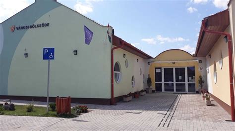 A Nagykáta Városi Bölcsőde külső homlokzata