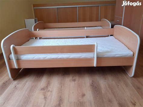 Biztonságos gyerekágy rácsokkal