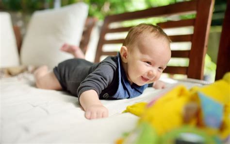 Tummy time gyakorlatok csecsemőknél