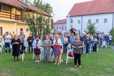 Koponyaformáló sisak csecsemőn