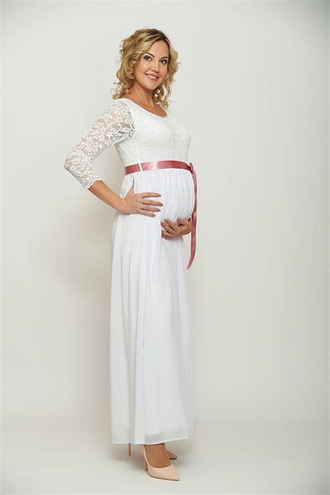 különböző stílusú kismama menyasszonyi ruhák