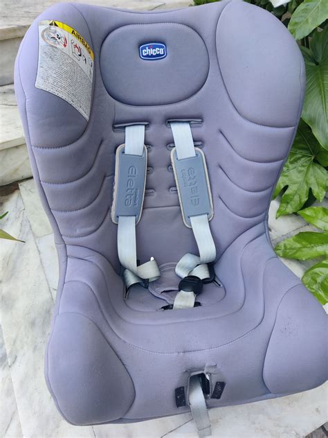 Chicco Eletta Comfort gyermekülés használati útmutatójának borítója