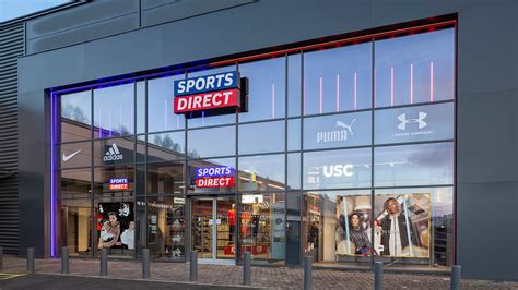 Sports Direct logó és néhány termék