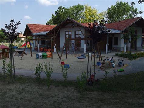Bölcsődei Udvar Játékokkal