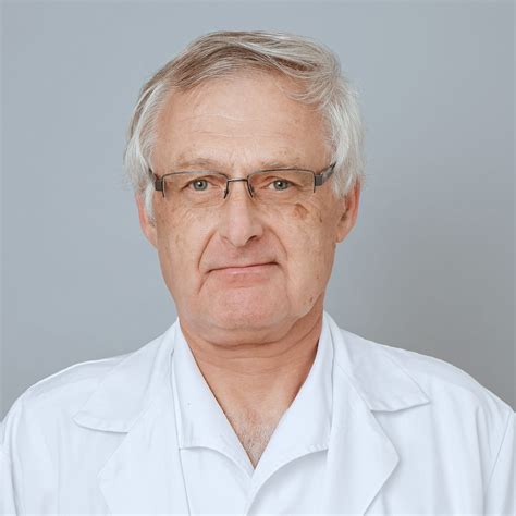 Dr. Barna Péter szülész-nőgyógyász portréja