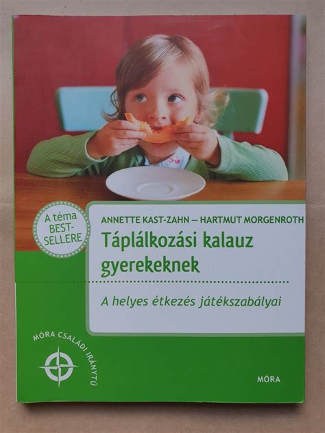 Gyermek helyes tálcamagasságnál étkezés közben
