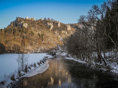 Leningrád látképe a Néva folyóval