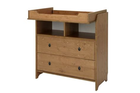 Ikea LEKSVIK pelenkázó komód fa textúrával