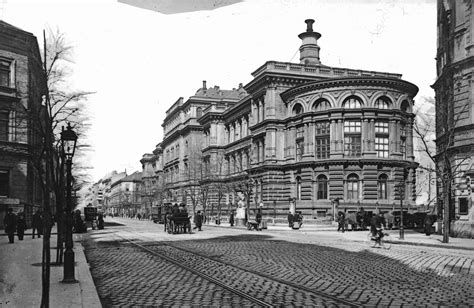 Régi budapesti utcakép, Maria Valéria utca