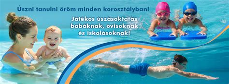 Baba úszik otthoni medencében