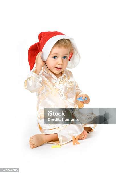 19 hónapos baba Mikulás jelmezben