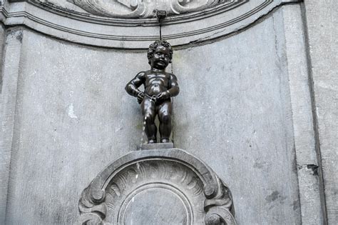 Manneken Pis szobor Brüsszelben