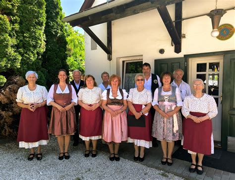 A Deutschklub Weindorfer Singkreis fellépése