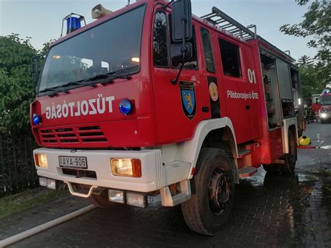 A Pilisborosjenői Önkéntes Tűzoltó Egyesület régi tűzoltóautója