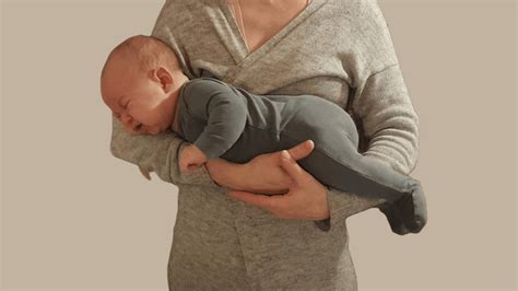 Helyes etetési pozíció refluxos babáknál