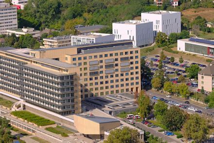 A Pécsi Tudományegyetem Klinikai Központ Szülészeti és Nőgyógyászati Klinikájának épülete