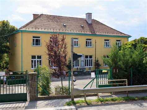 iskola épület