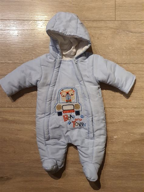 Különböző típusú baba overálok