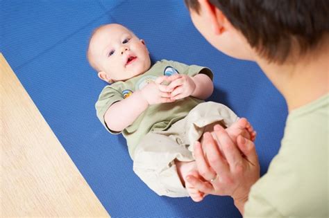Tornagyakorlatok a baba izmainak erősítésére