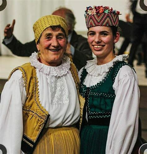 Magyarlapádi népviselet