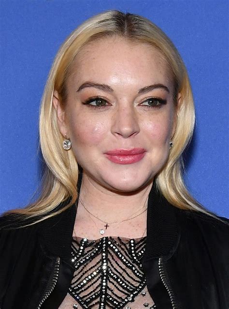 Lindsay Lohan terhesnek álcázva magát a munkahelyén