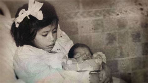 Lina Medina orvosával és fiával, Gerardóval