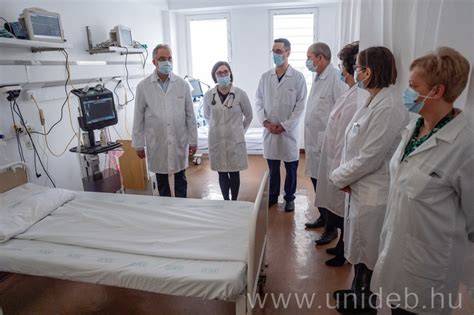 Modern szülőszoba a Debreceni Egyetem Klinikai Központjában